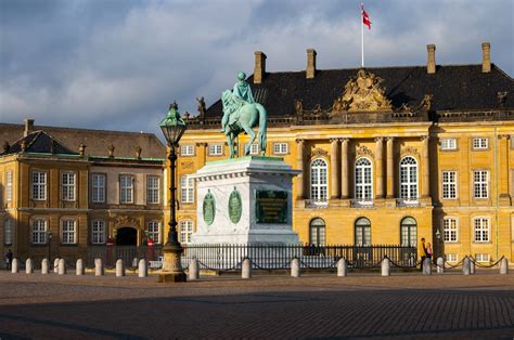 Amalienborg Abertura Horas