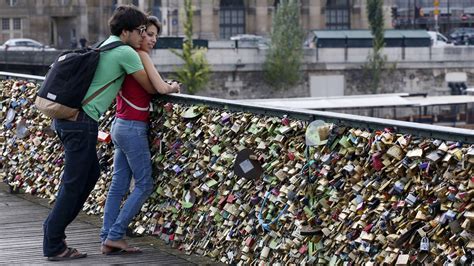 Brug Conheceu Liefdessloten Em Parijs