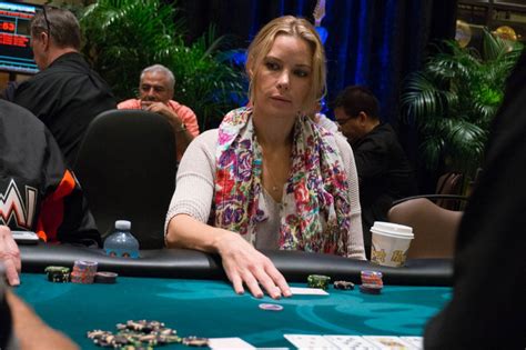 Erica Holanda Poker