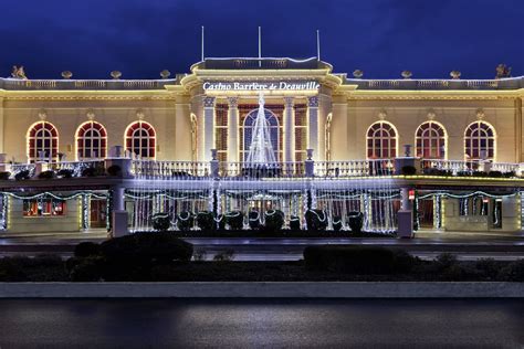 O Cassino De Deauville Tenue