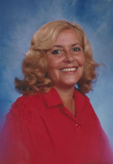 Phyllis M Holdeman