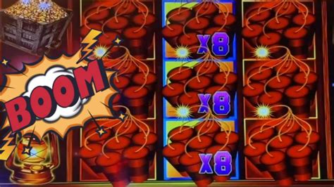 Play Kaboom Slot