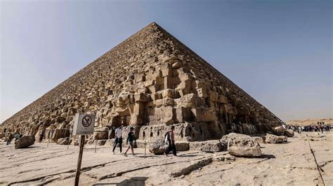 Pyramids Of Giza Bwin