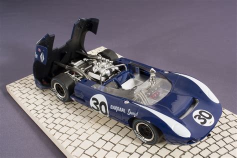 Sloter Lola T70 Revisao