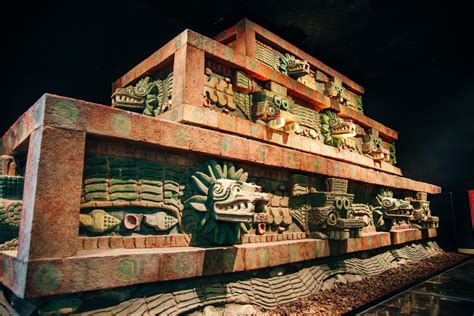 Templo Asteca De Fenda